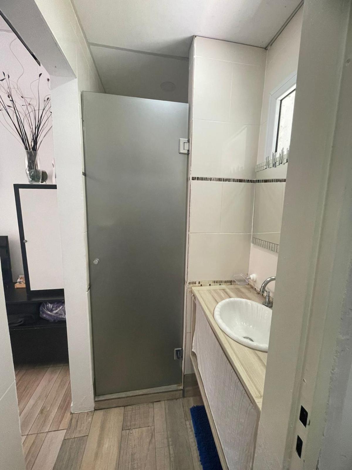 Ezeiza 1 Nuestro Lugar A 15 Minutos Del Aeropuerto Tranfer Opcional Desde Y Al Aeropuerto De Ezeiza Las 24 Horas Pet Friendly Εξωτερικό φωτογραφία